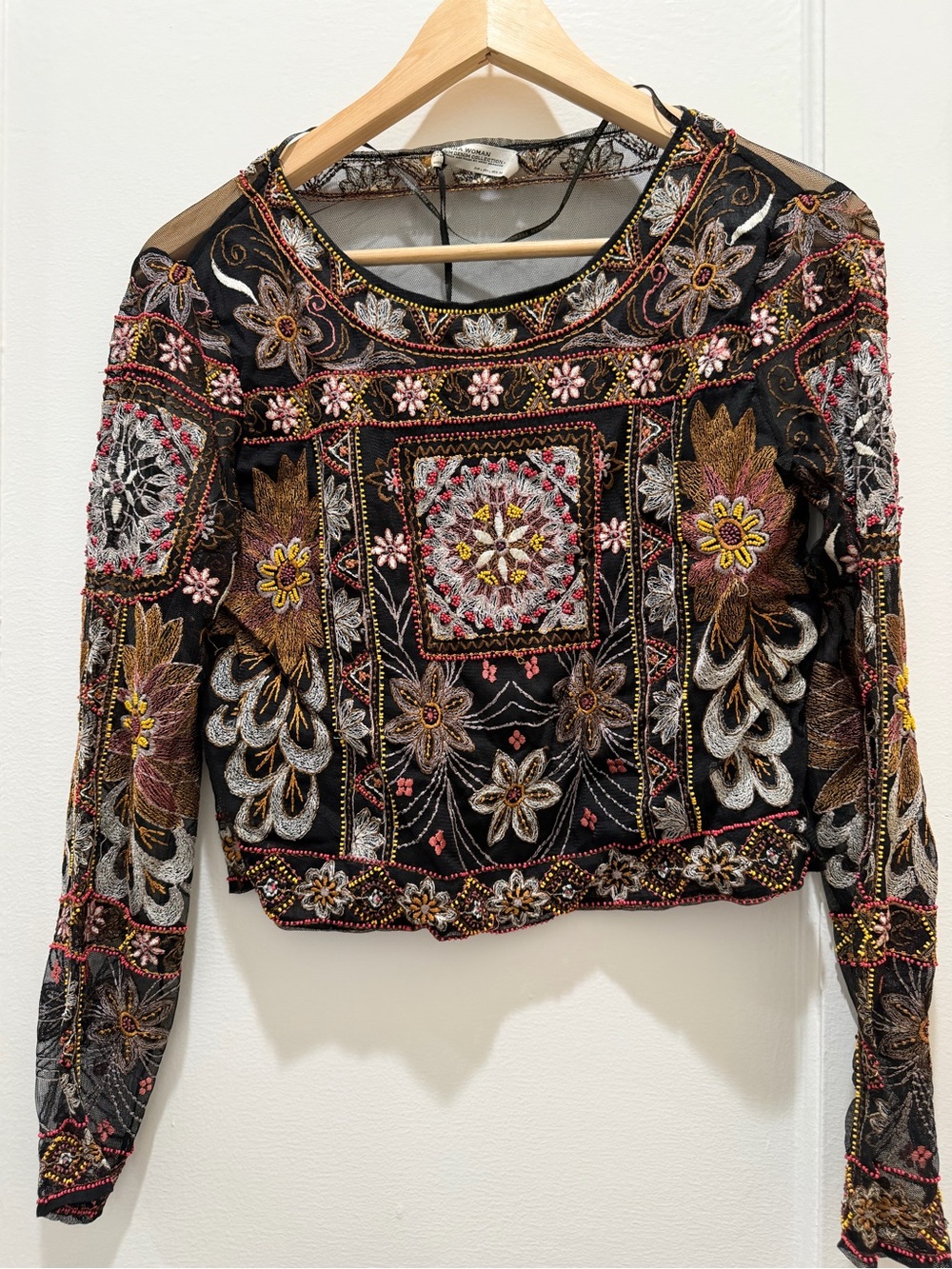 Embroidered Beaded Floral Long-Sleeve Crop Top - Black